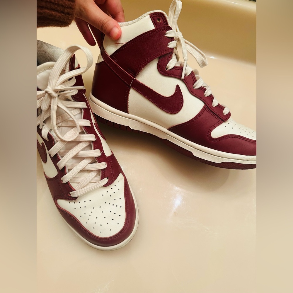 Nike dunks high $160 Sail/Team Red-Pale Ivory. Size 6 1/2. Excellent condition. - Picture 9 of 14